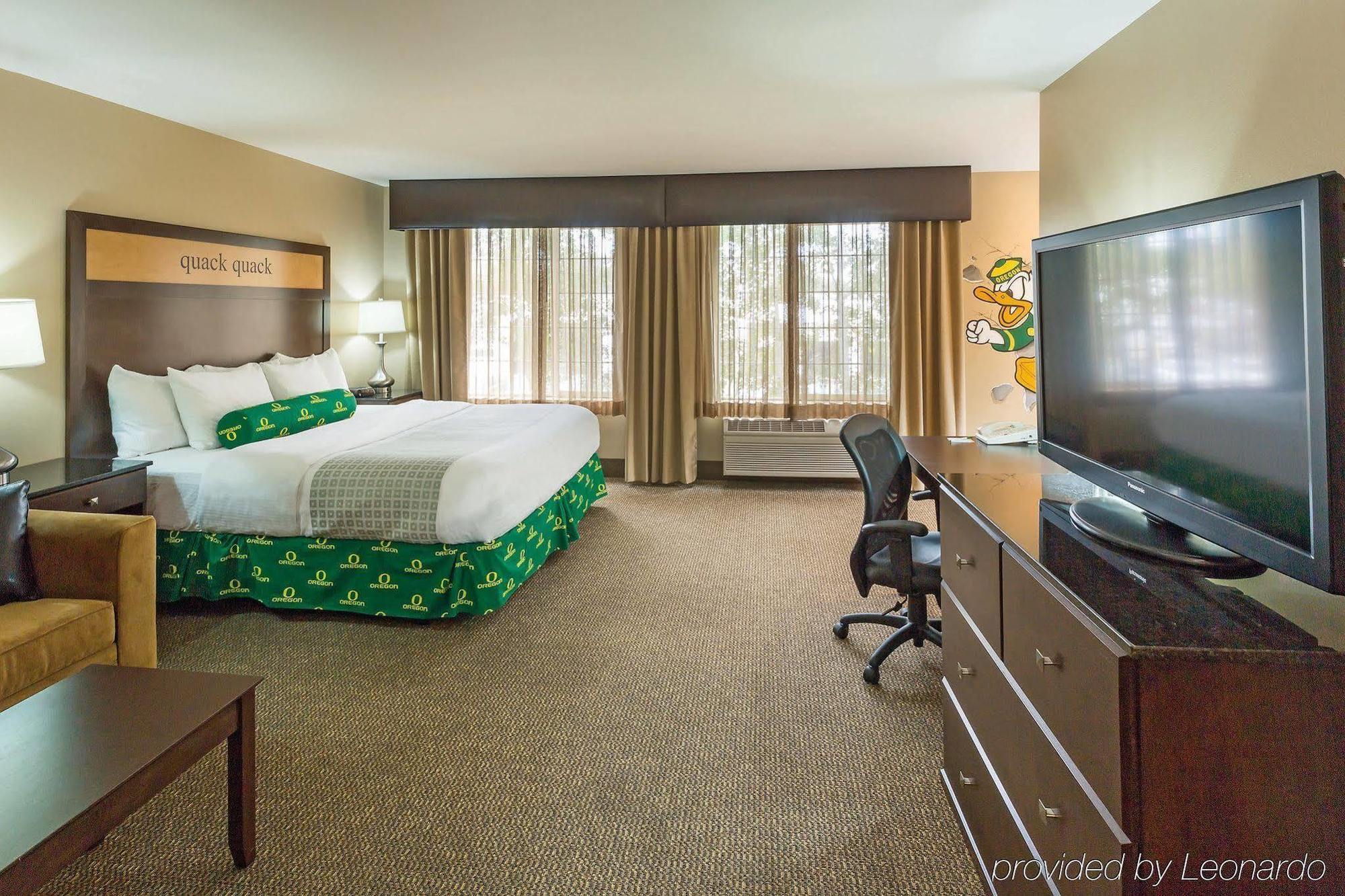 La Quinta By Wyndham Eugene Hotel Exterior photo